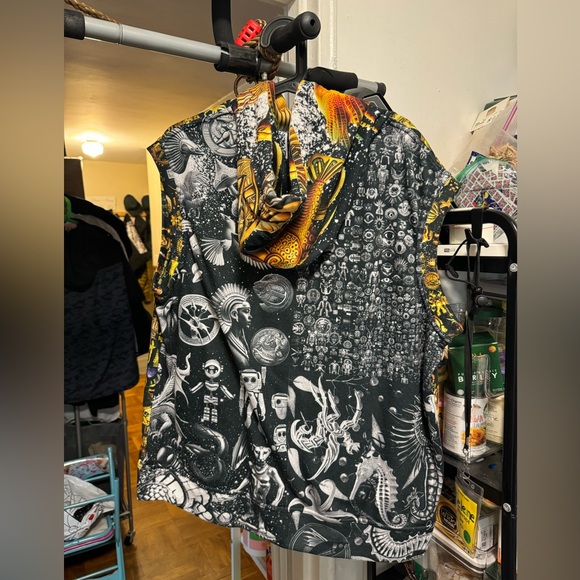 Abstrakjsnc designs XL summer hoodie - Picture 2 of 3